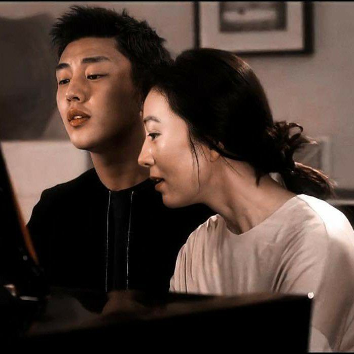 Behind-the-scenes cut of Kim Heeae