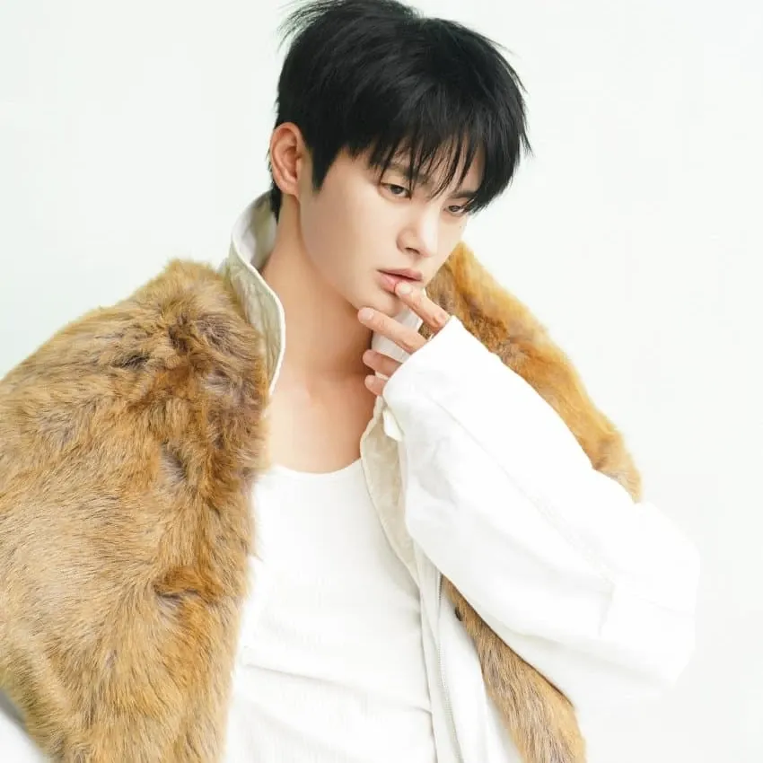 Recent activity shot of Seo Inguk