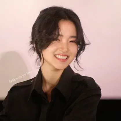 Behind-the-scenes cut of Kim Taeri