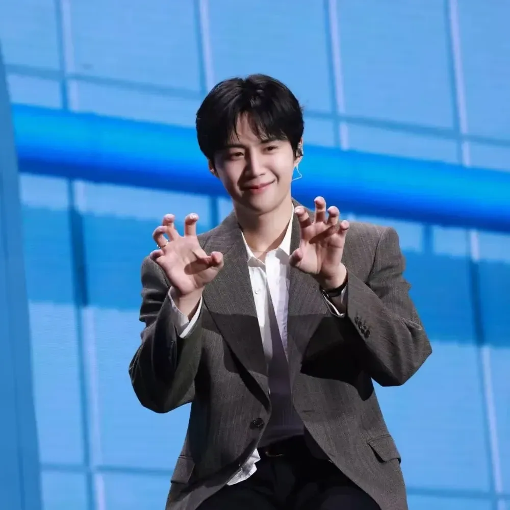 A moment captured by a fan of Kim Seonho