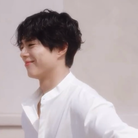 Latest photo of Park Bogum
