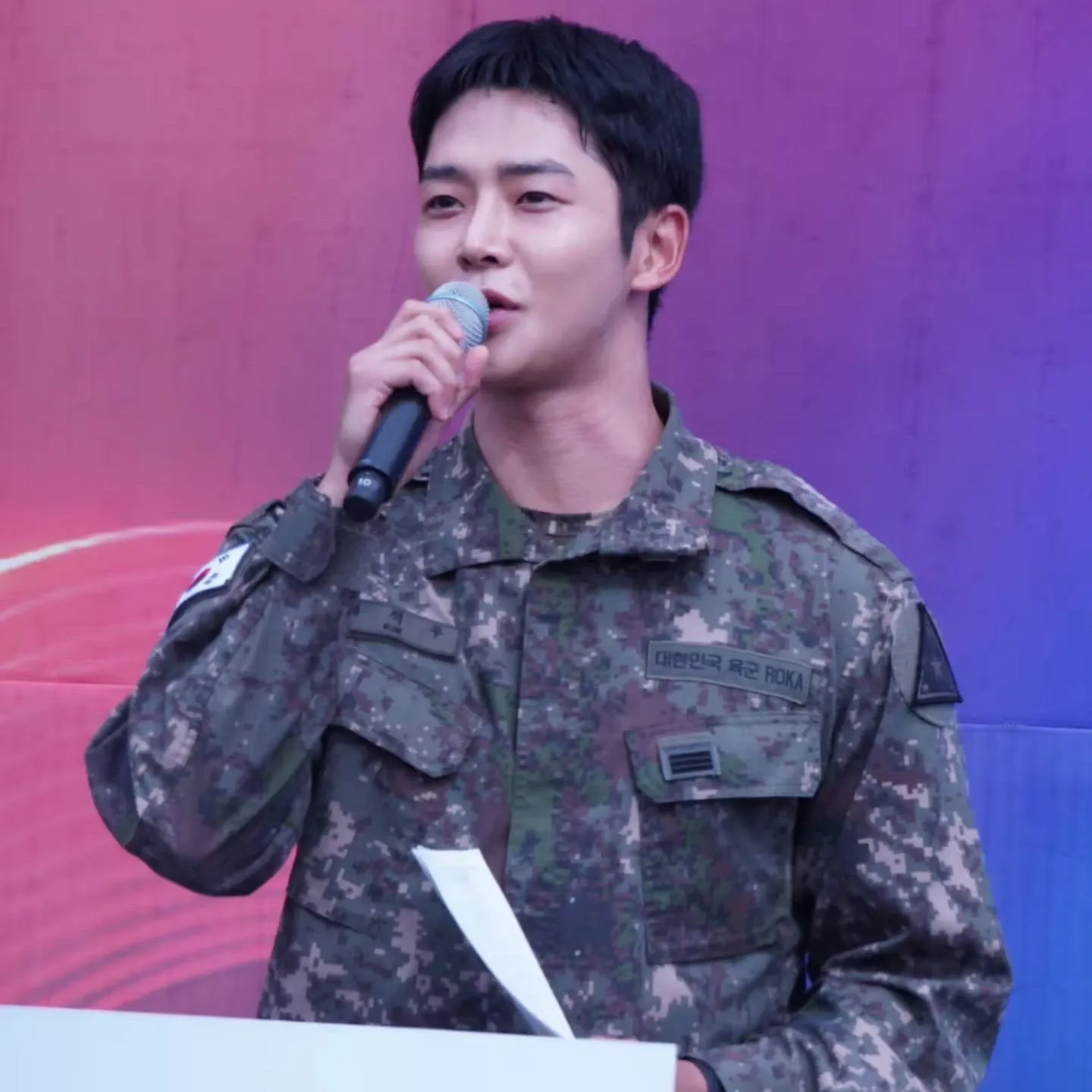 Behind-the-scenes cut of Rowoon