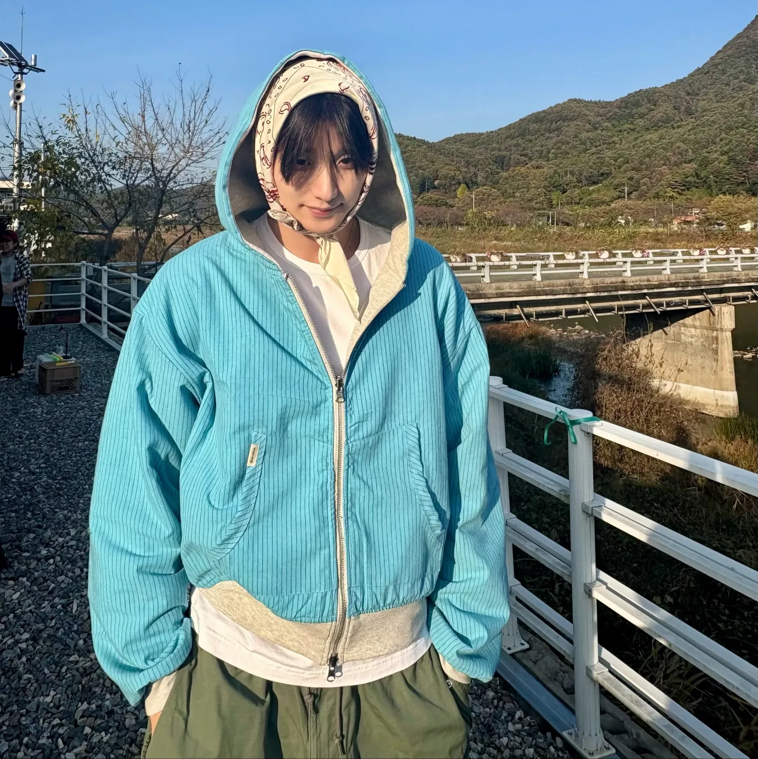 A moment captured by a fan of Kim Jaewon