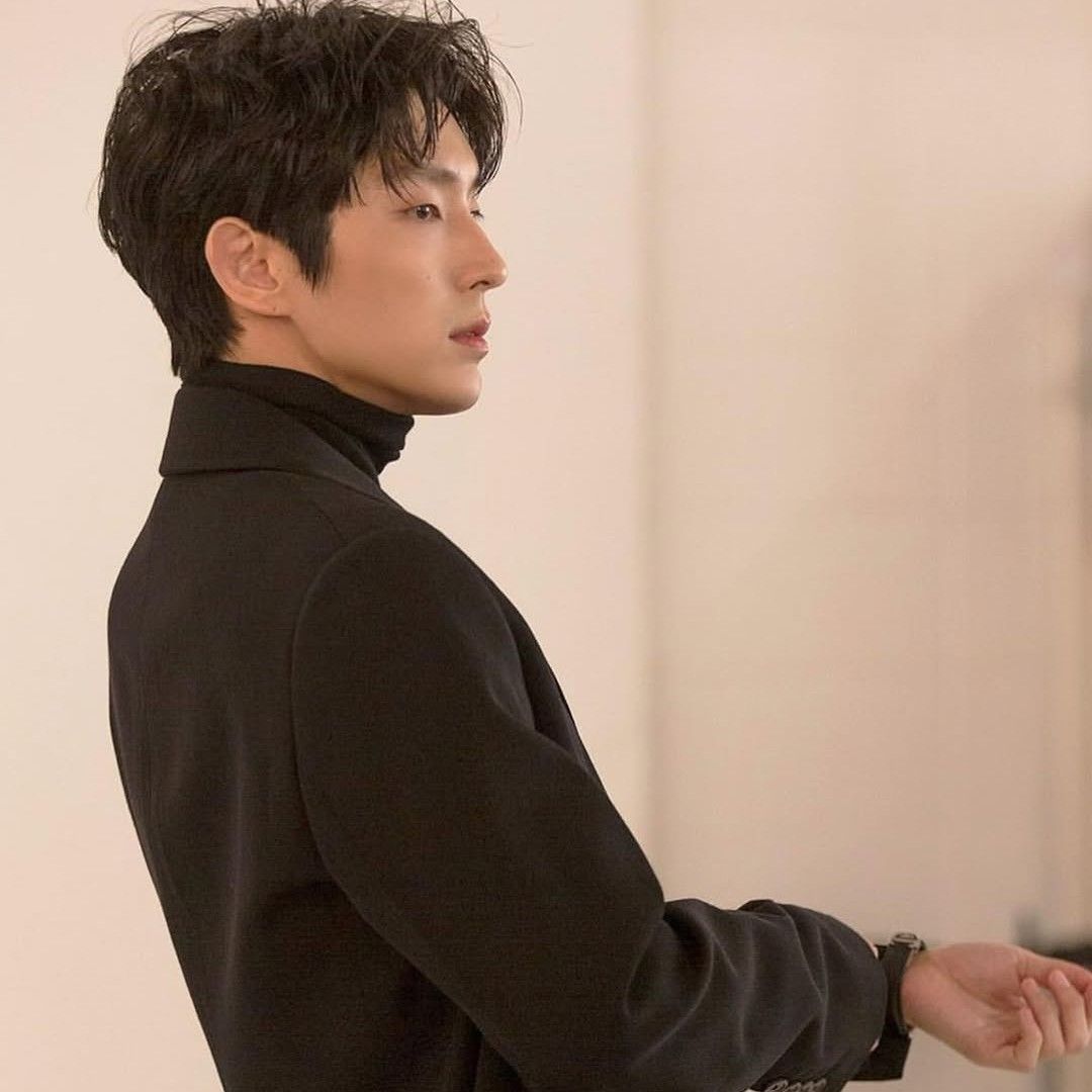 Behind-the-scenes cut of Lee Joongi