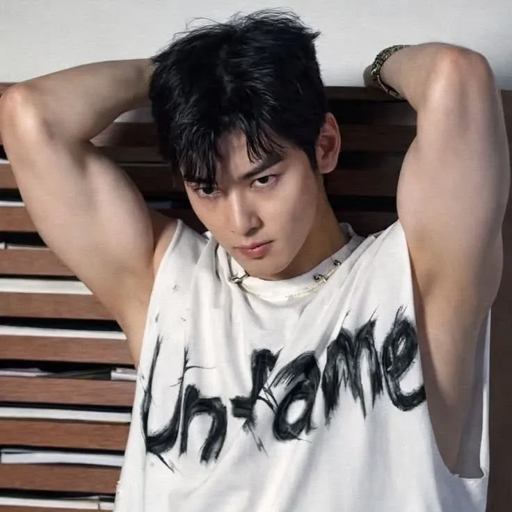 Recent activity shot of Cha Eunwoo