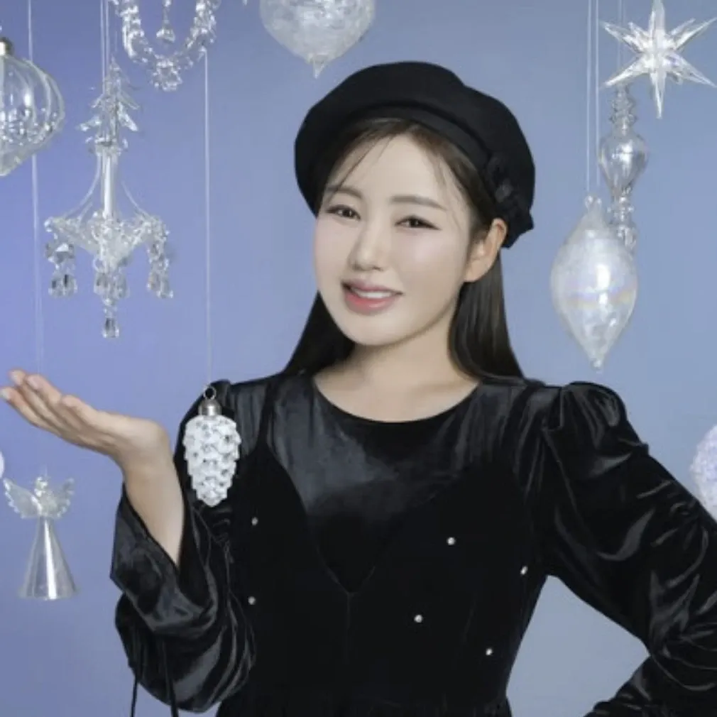 Behind-the-scenes cut of Song Gain