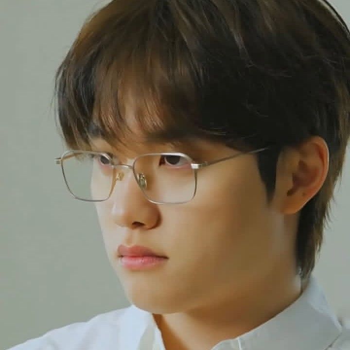 Behind-the-scenes cut of Doh Kyungsoo (D.O.)