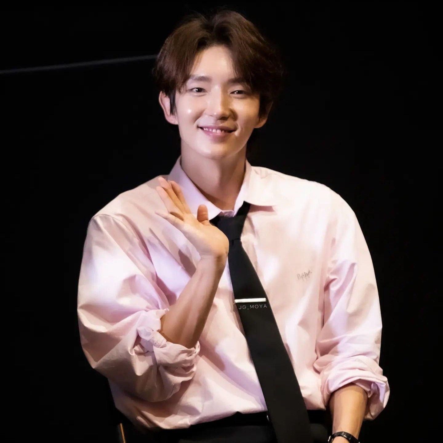 Latest photo of Lee Joongi