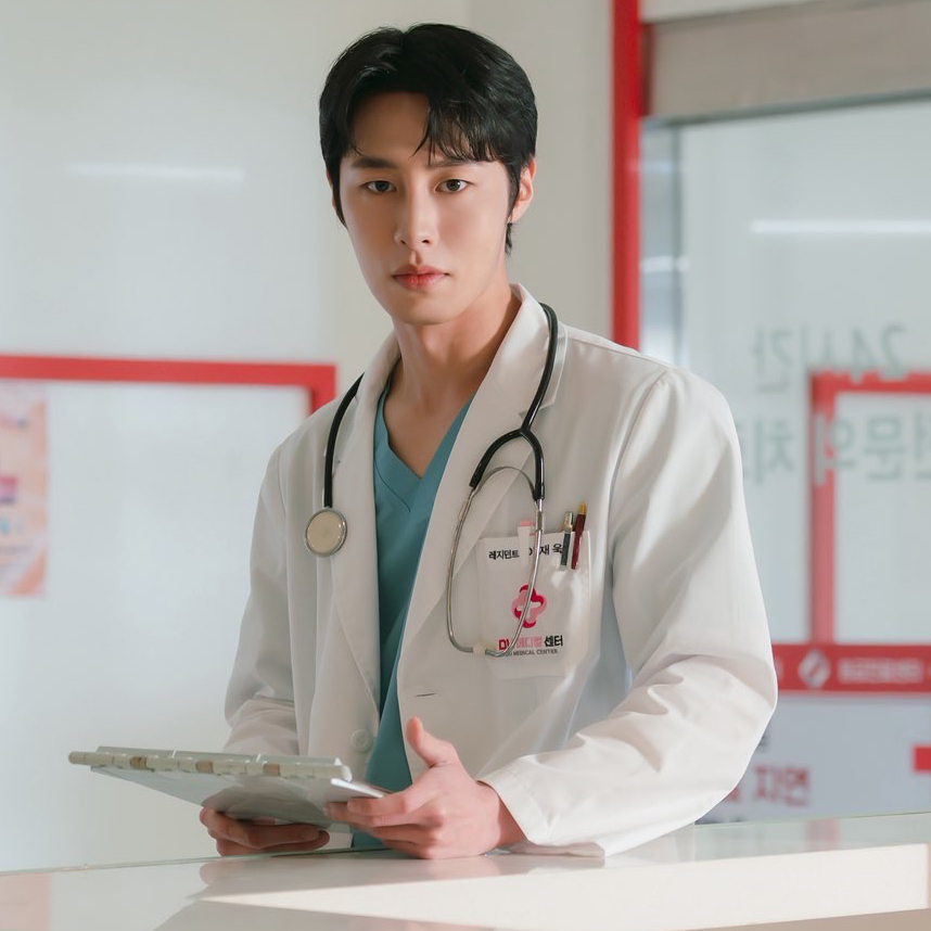 Recent activity shot of Lee Jaewook