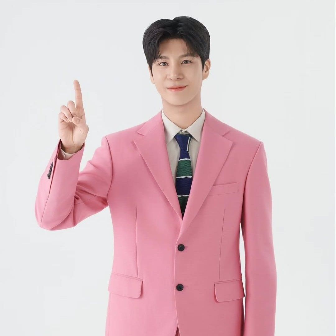 Behind-the-scenes cut of Jeong Dongwon