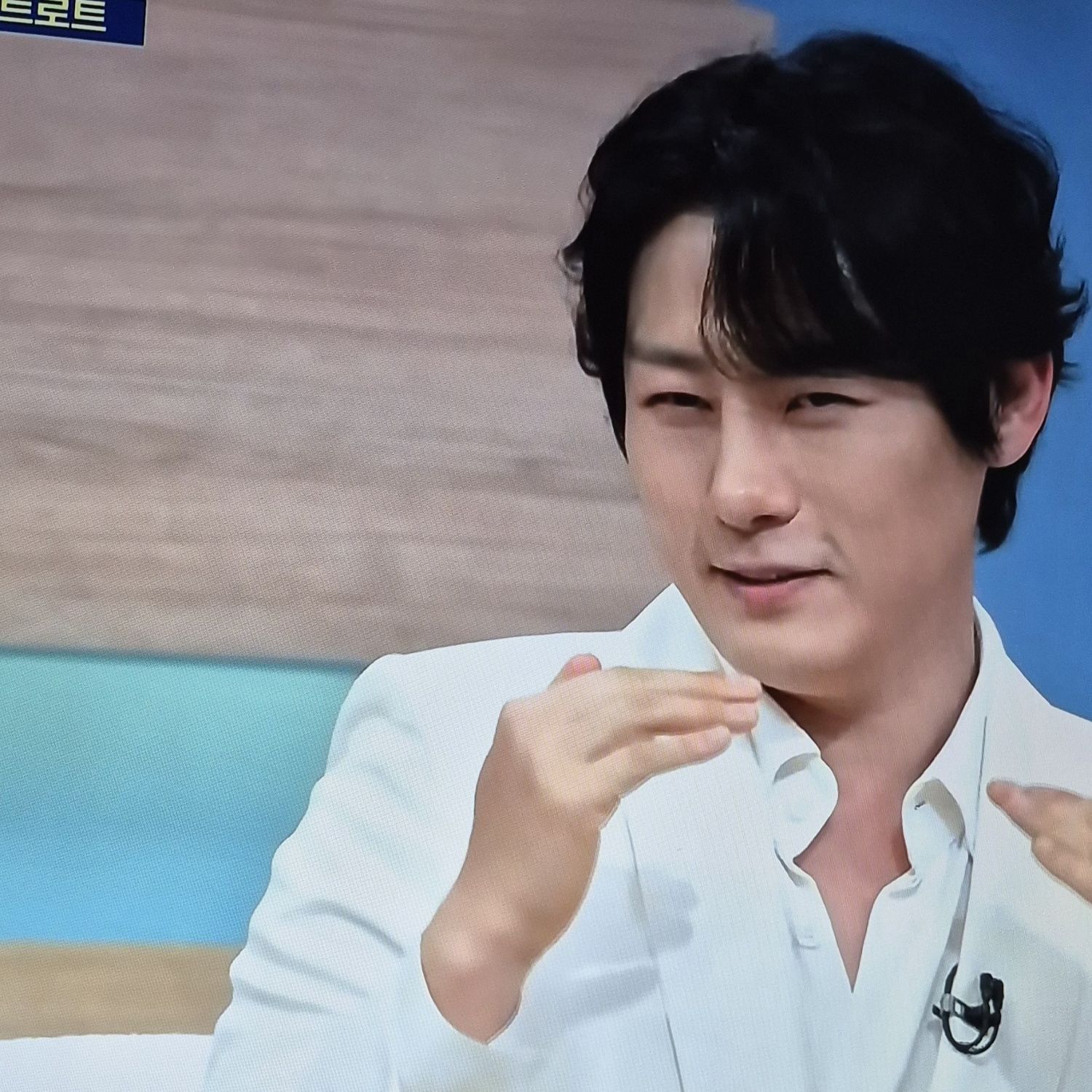 Behind-the-scenes cut of Kang Moonkyung