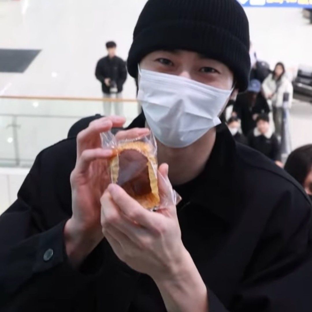 Recent activity shot of Byeon Wooseok