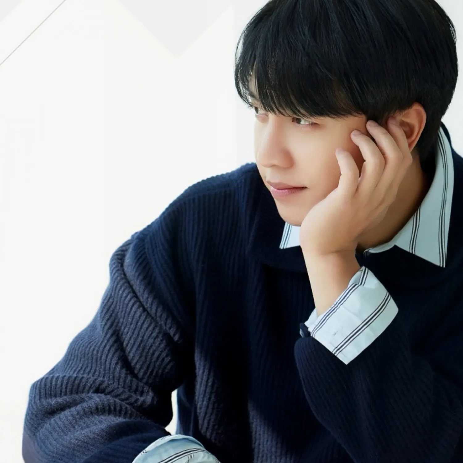 Behind-the-scenes cut of Lee Seunggi