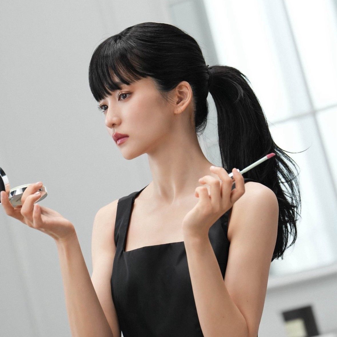 Behind-the-scenes cut of Kim Taeri