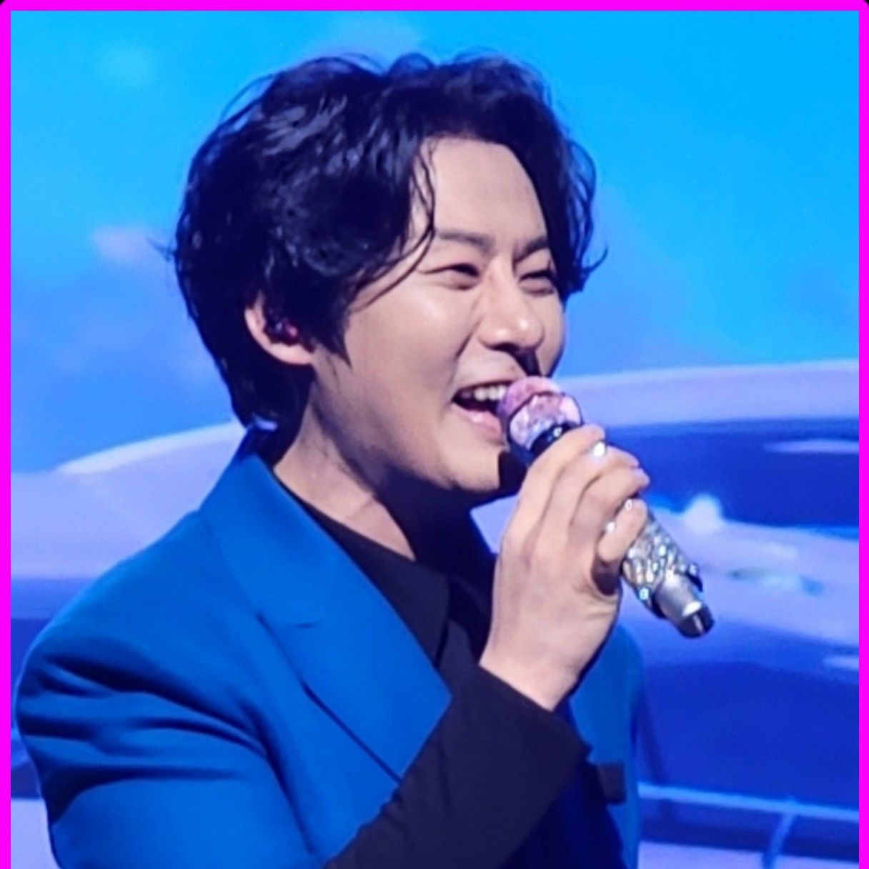 A moment captured by a fan of Kang Moonkyung