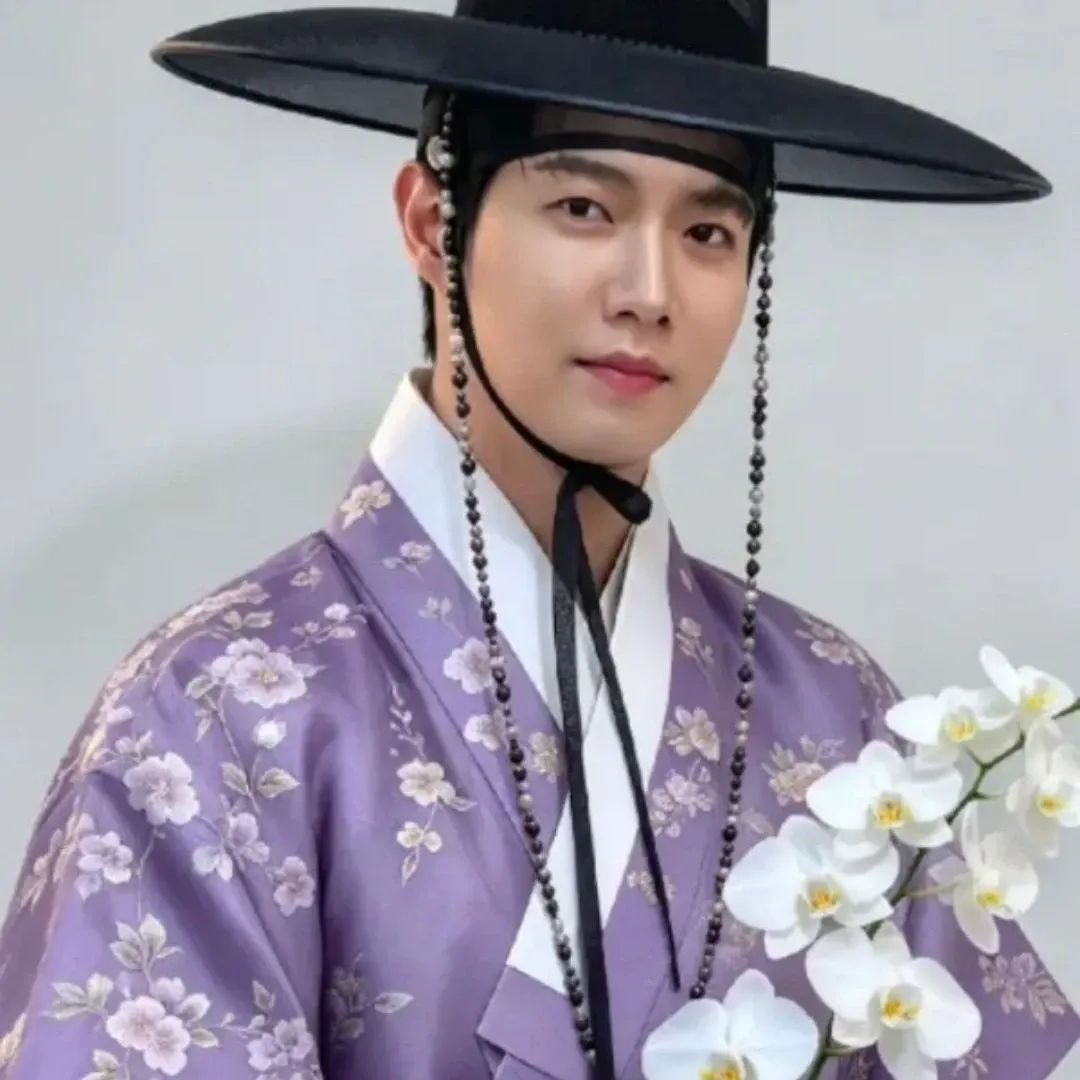 Cuplikan di balik layar dari Son Taejin