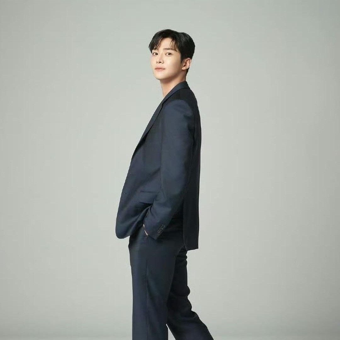 路云的最新照片