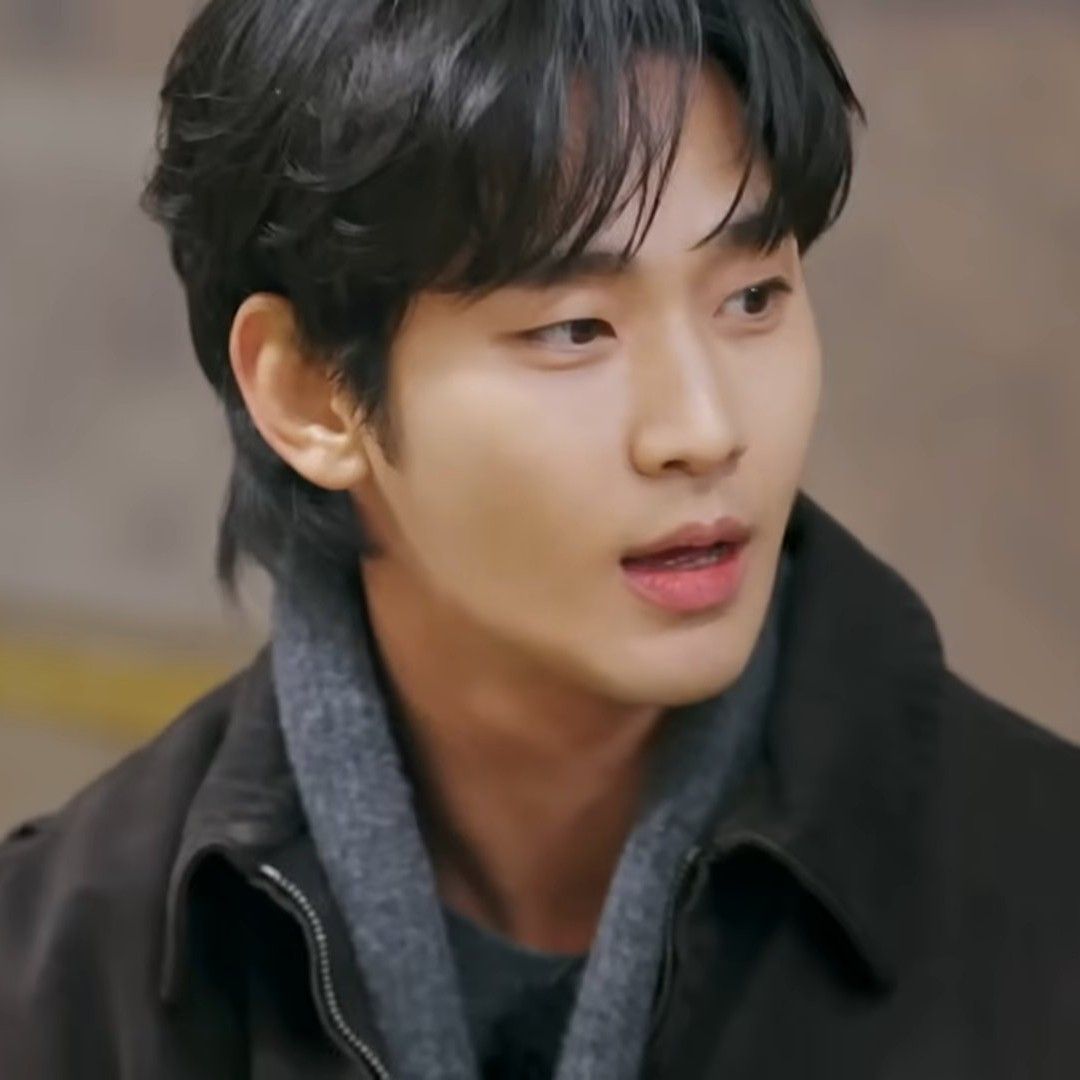Behind-the-scenes cut of Kim Soohyun