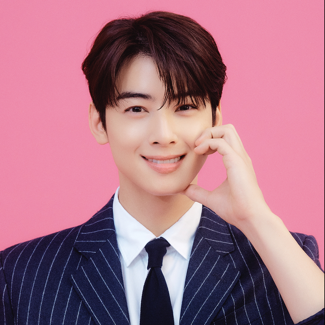 Behind-the-scenes cut of Cha Eunwoo