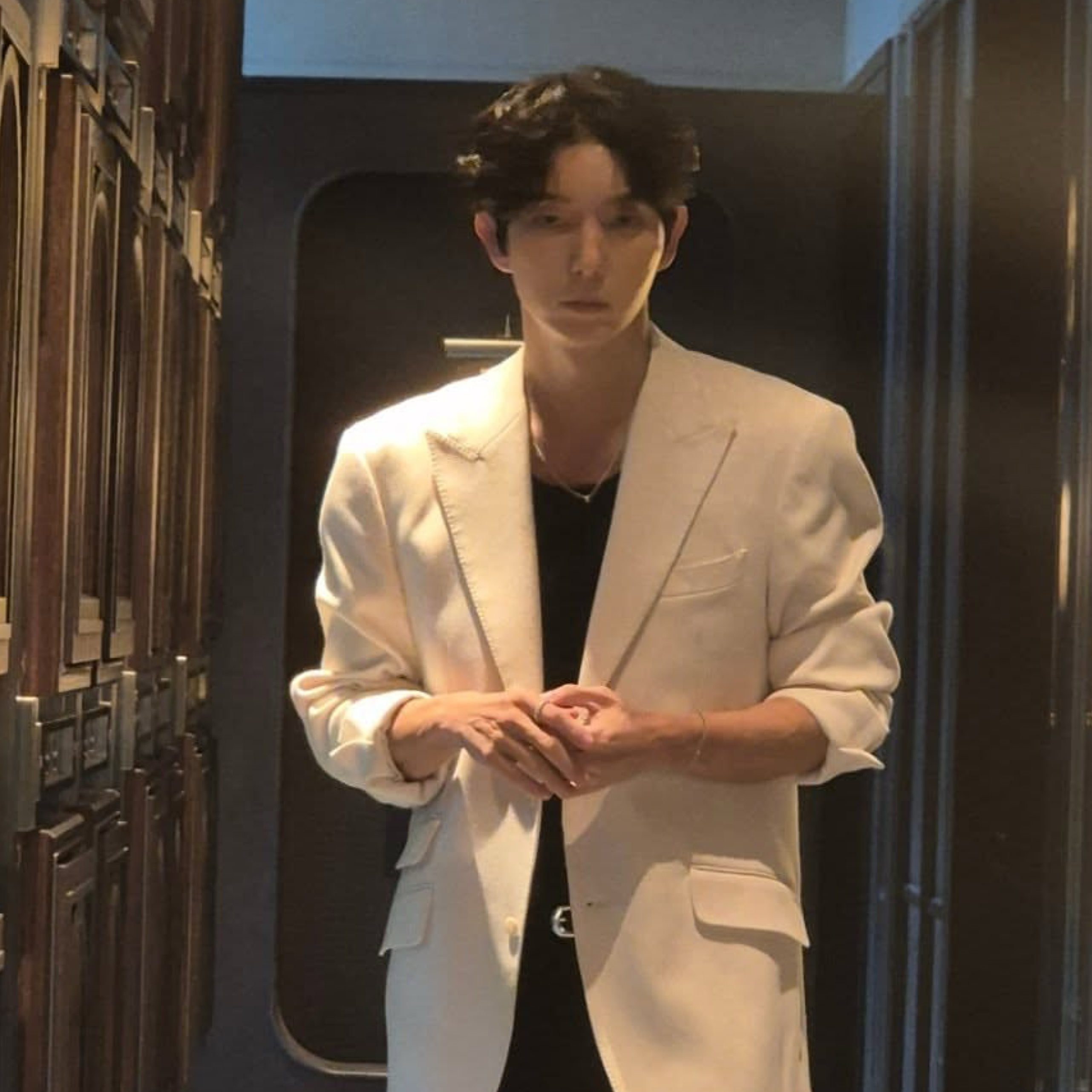 Behind-the-scenes cut of Lee Joongi
