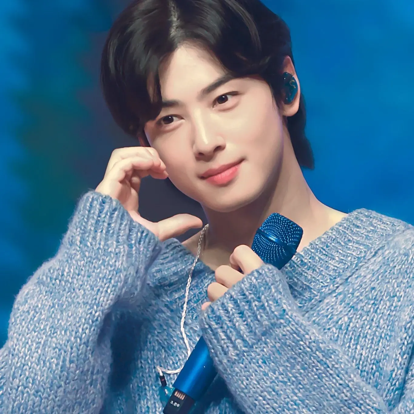 A moment captured by a fan of Cha Eunwoo