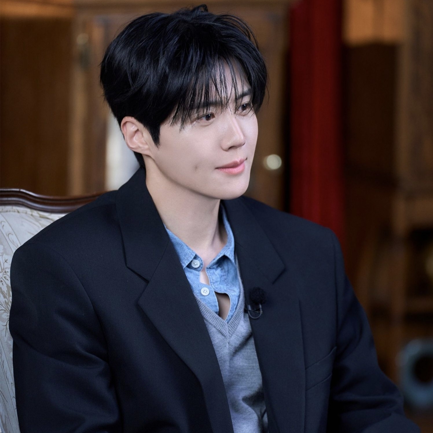 粉丝拍下的金宣虎瞬间