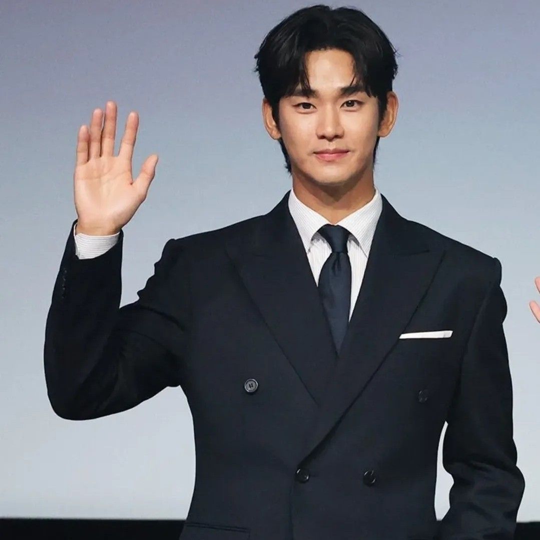 粉絲拍下的金秀賢瞬間