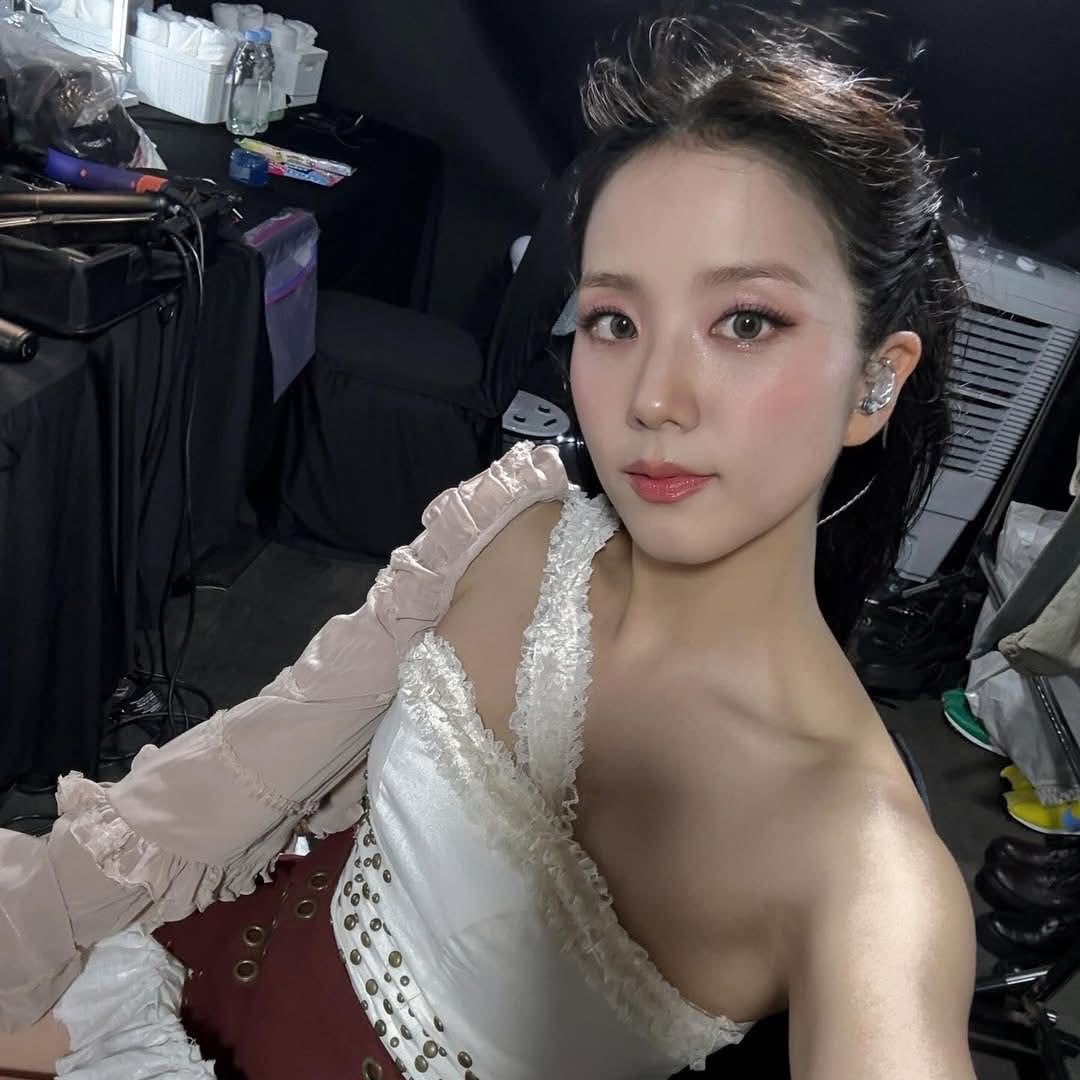 A moment captured by a fan of Jisoo (1995)