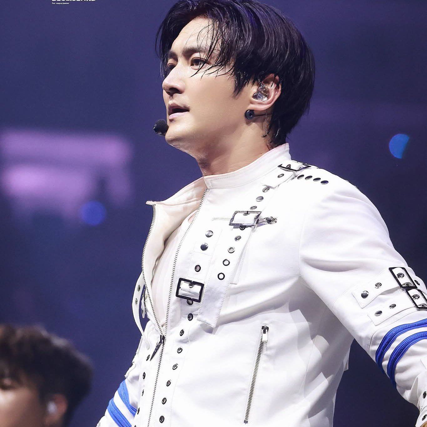 Recent activity shot of Choi Siwon
