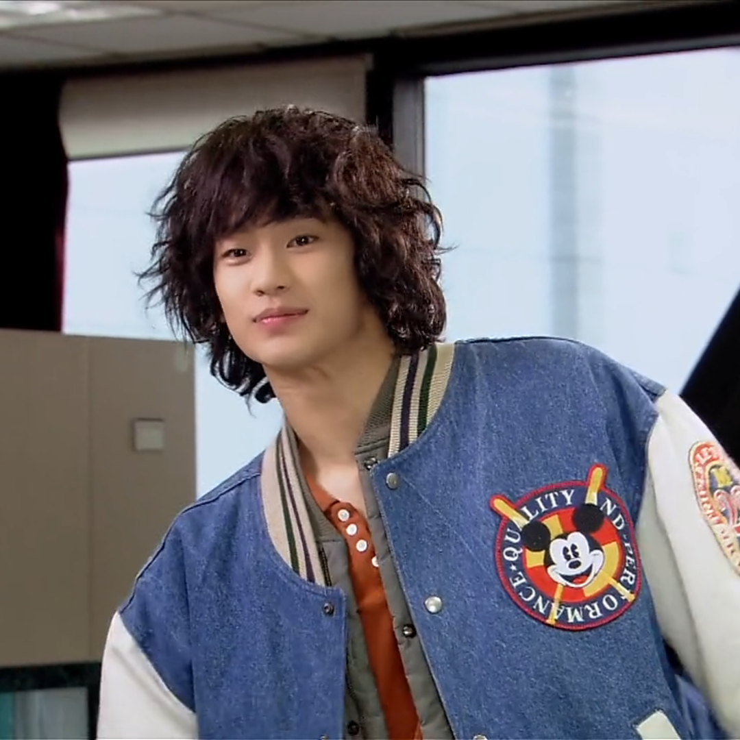 粉丝拍下的金秀贤瞬间