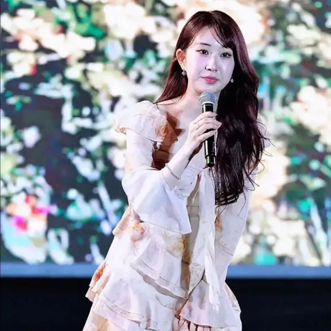 Cuplikan di balik layar dari Jeon Yujin