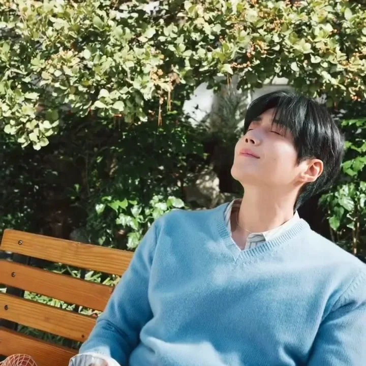 A moment captured by a fan of Kim Seonho