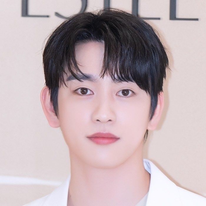 朴珍荣的最新照片