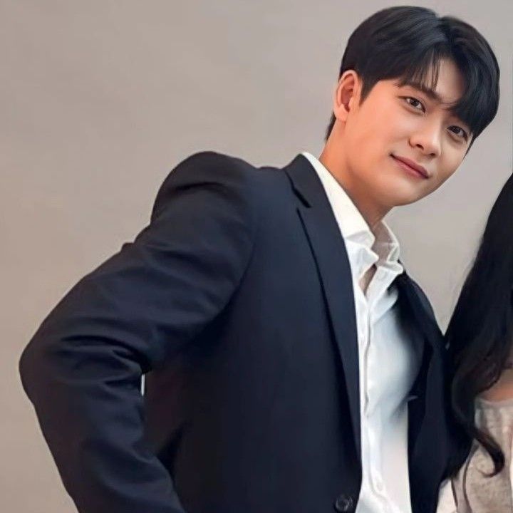 A moment captured by a fan of Kang Taeoh