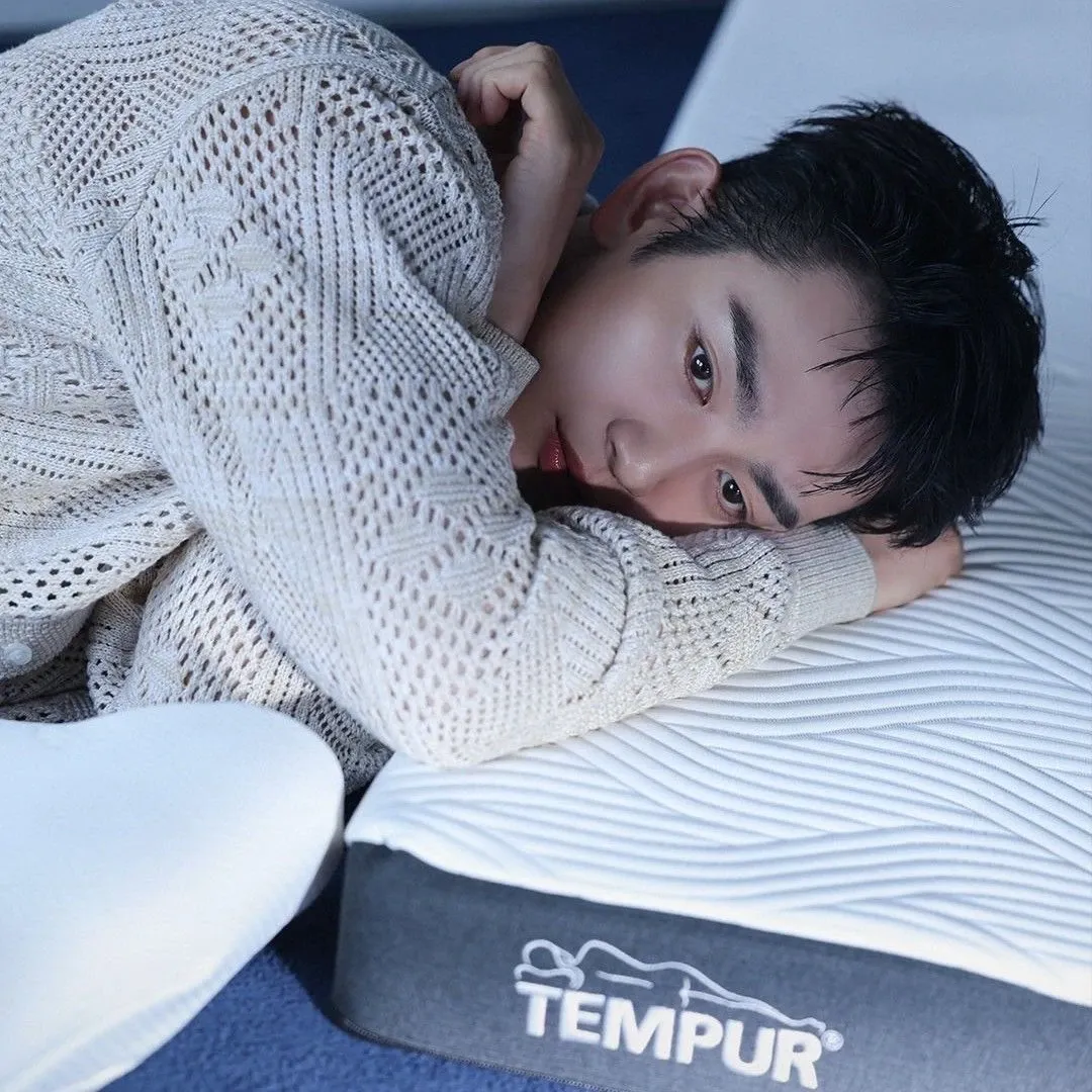 Cuplikan di balik layar dari Park Jinyoung