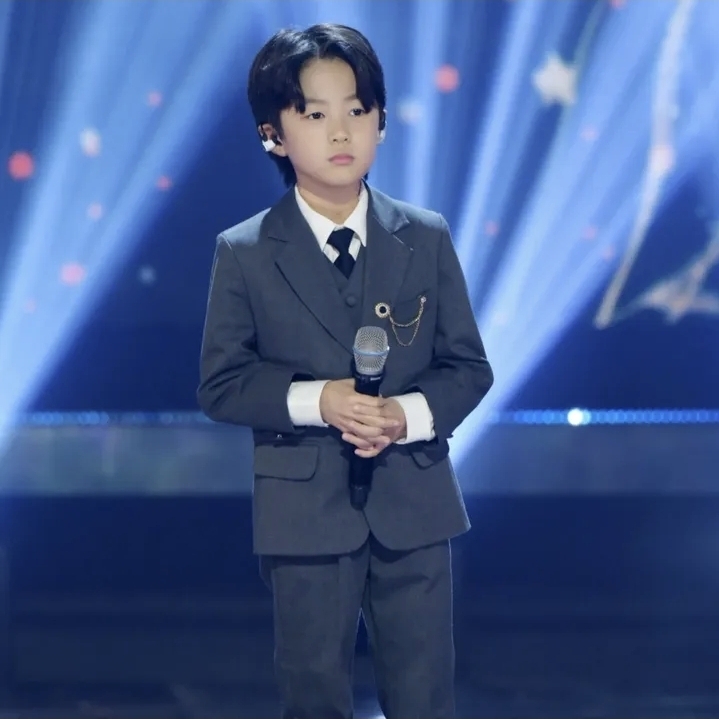 Behind-the-scenes cut of You Jiwoo