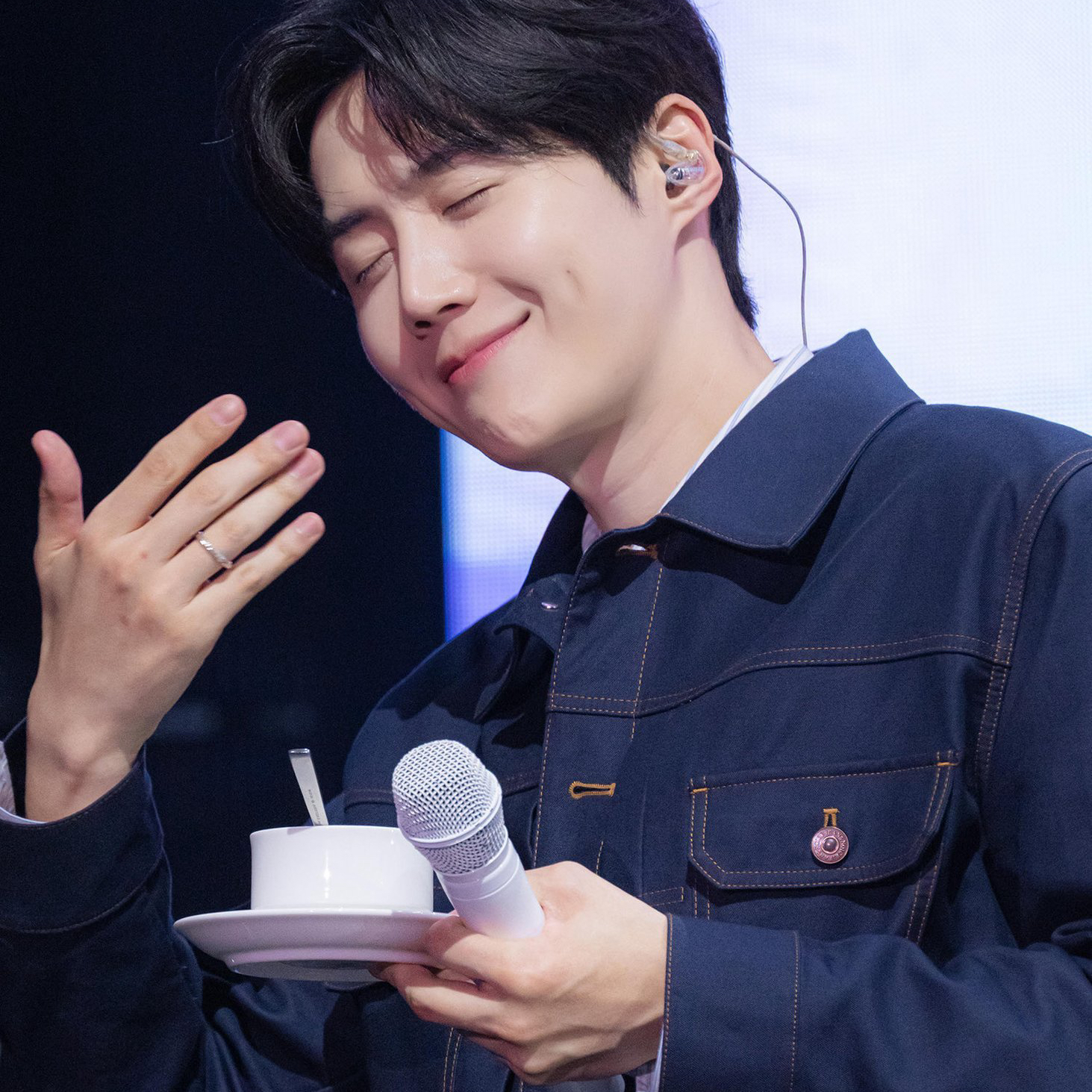 Behind-the-scenes cut of Kim Seonho