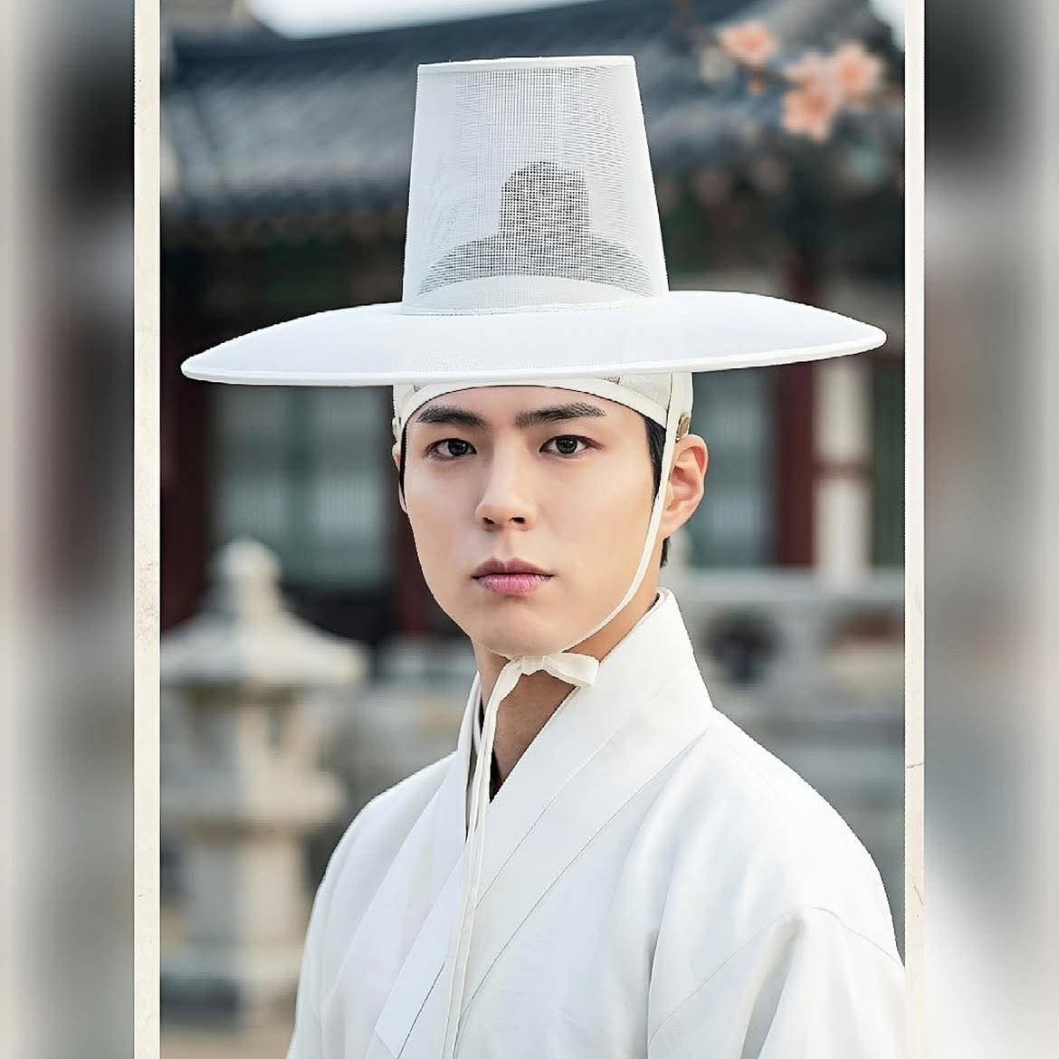 A moment captured by a fan of Park Bogum