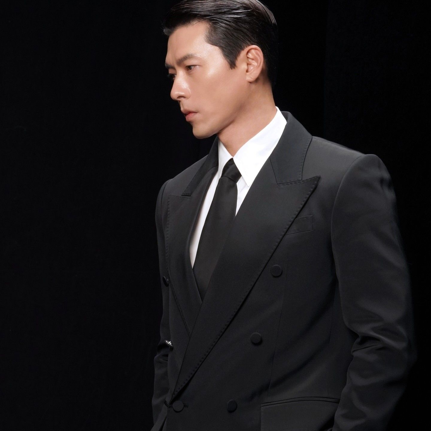 Latest photo of Hyun Bin
