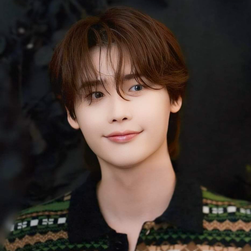 Recent activity shot of Lee Jongsuk