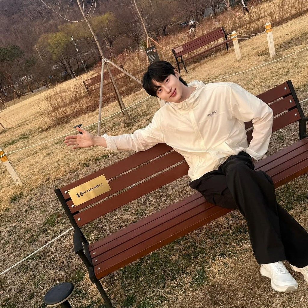 Foto terbaru dari Byeon Wooseok
