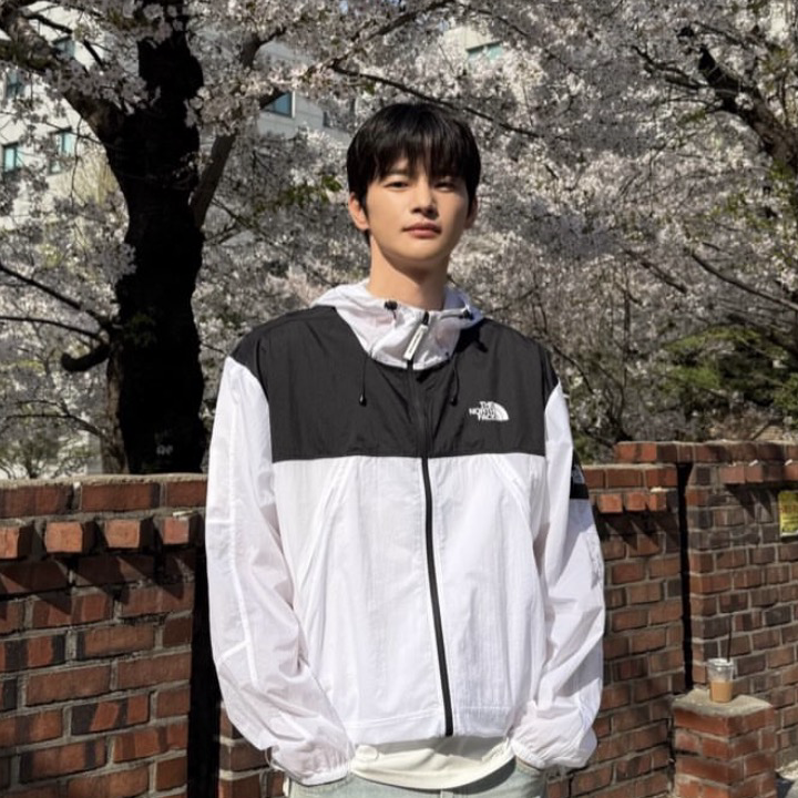 Momen yang diabadikan oleh penggemar Seo Inguk