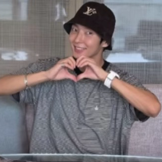 李準基的最新照片