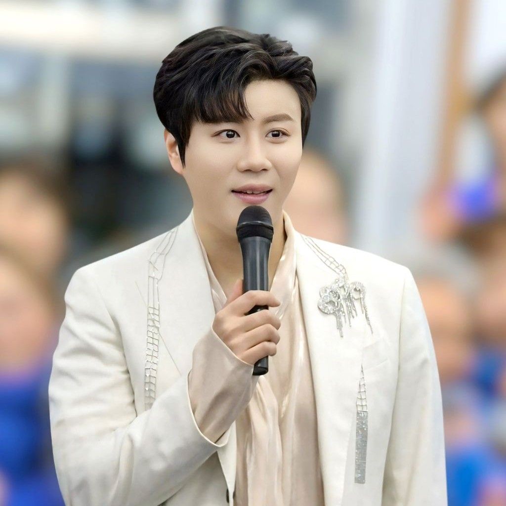 チン・ヘソンのビハインドカット