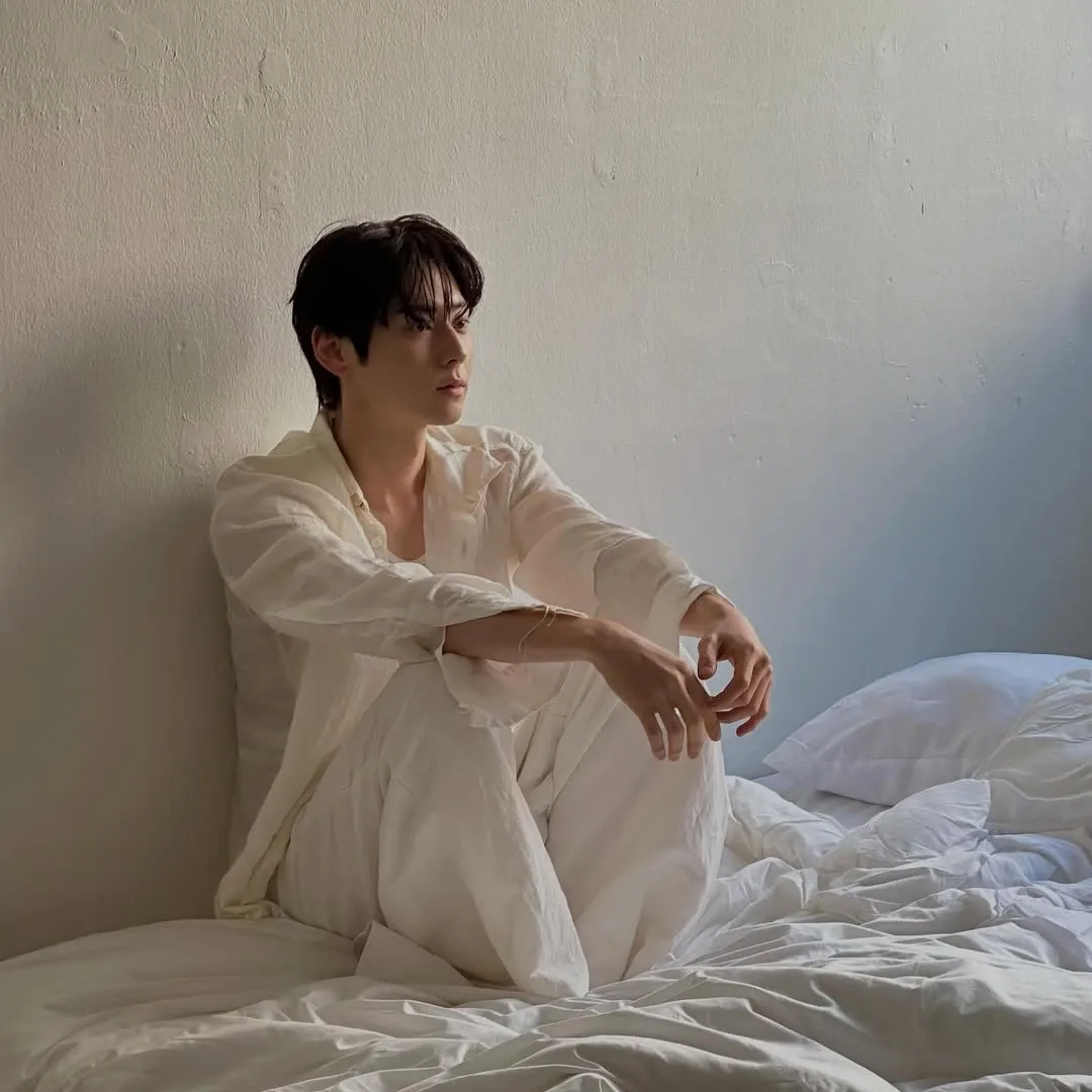 A moment captured by a fan of Hwang Minhyun