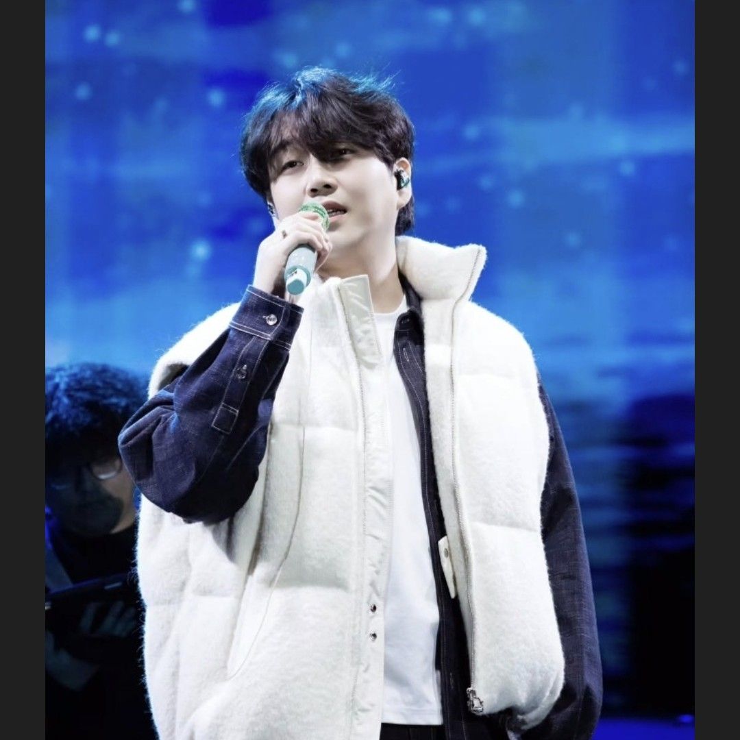 A moment captured by a fan of Hwang Youngwoong