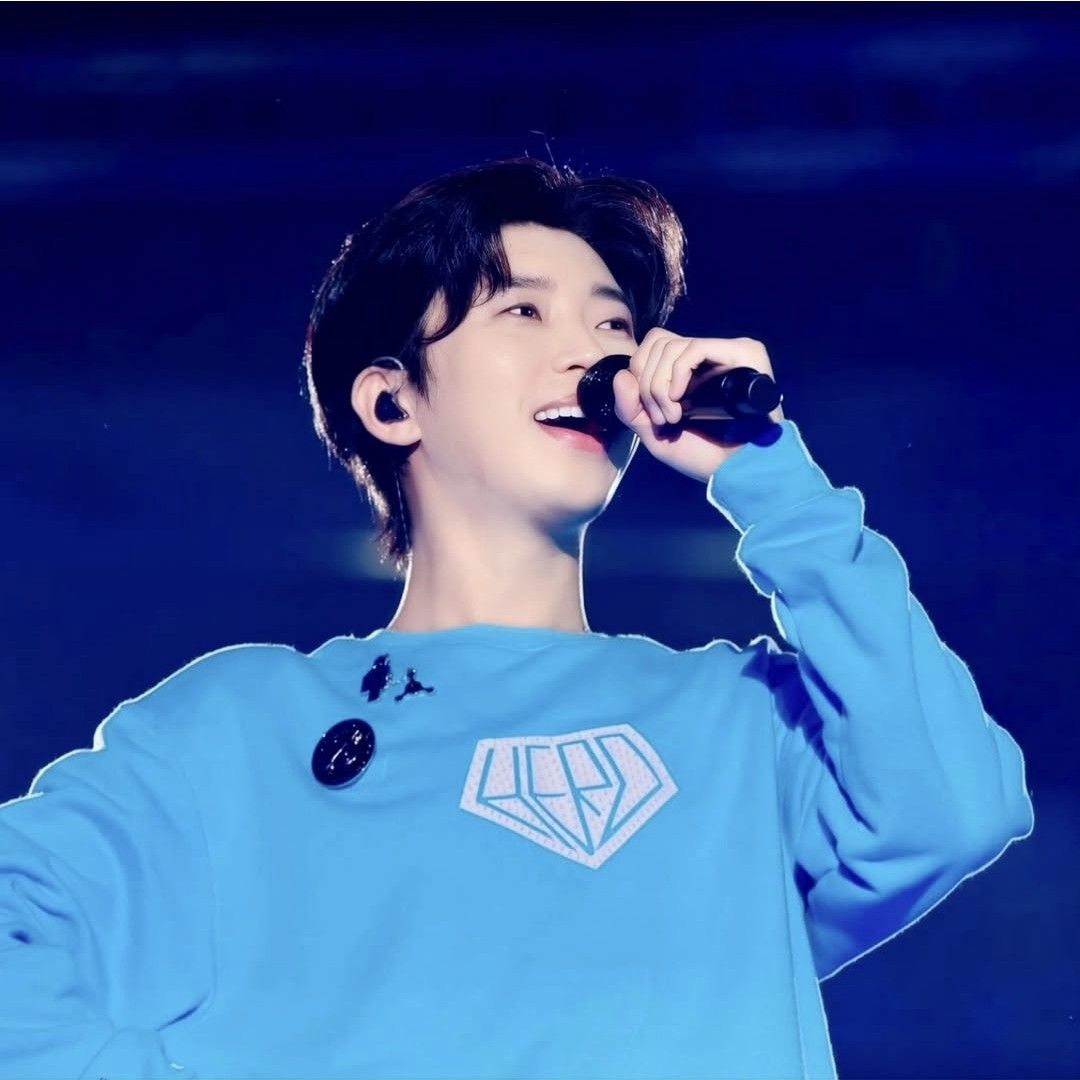 Foto kegiatan terbaru dari Lim Youngwoong