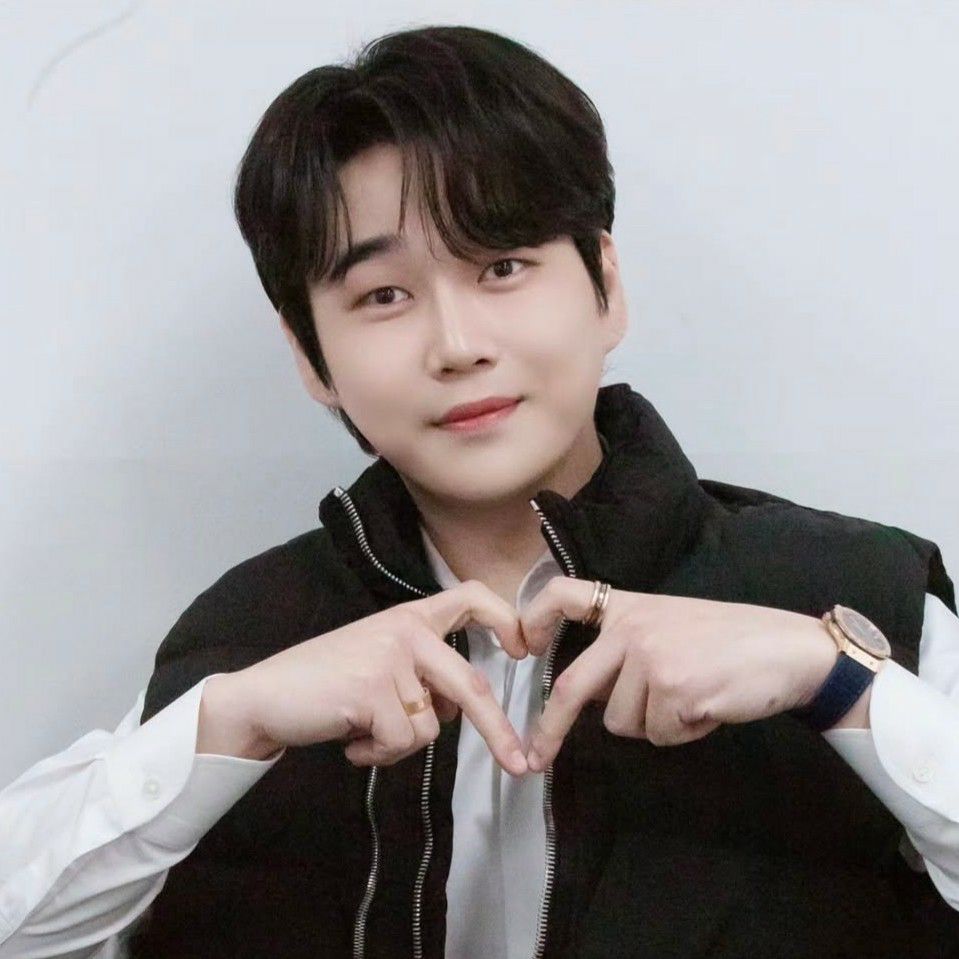 Recent activity shot of Hwang Youngwoong