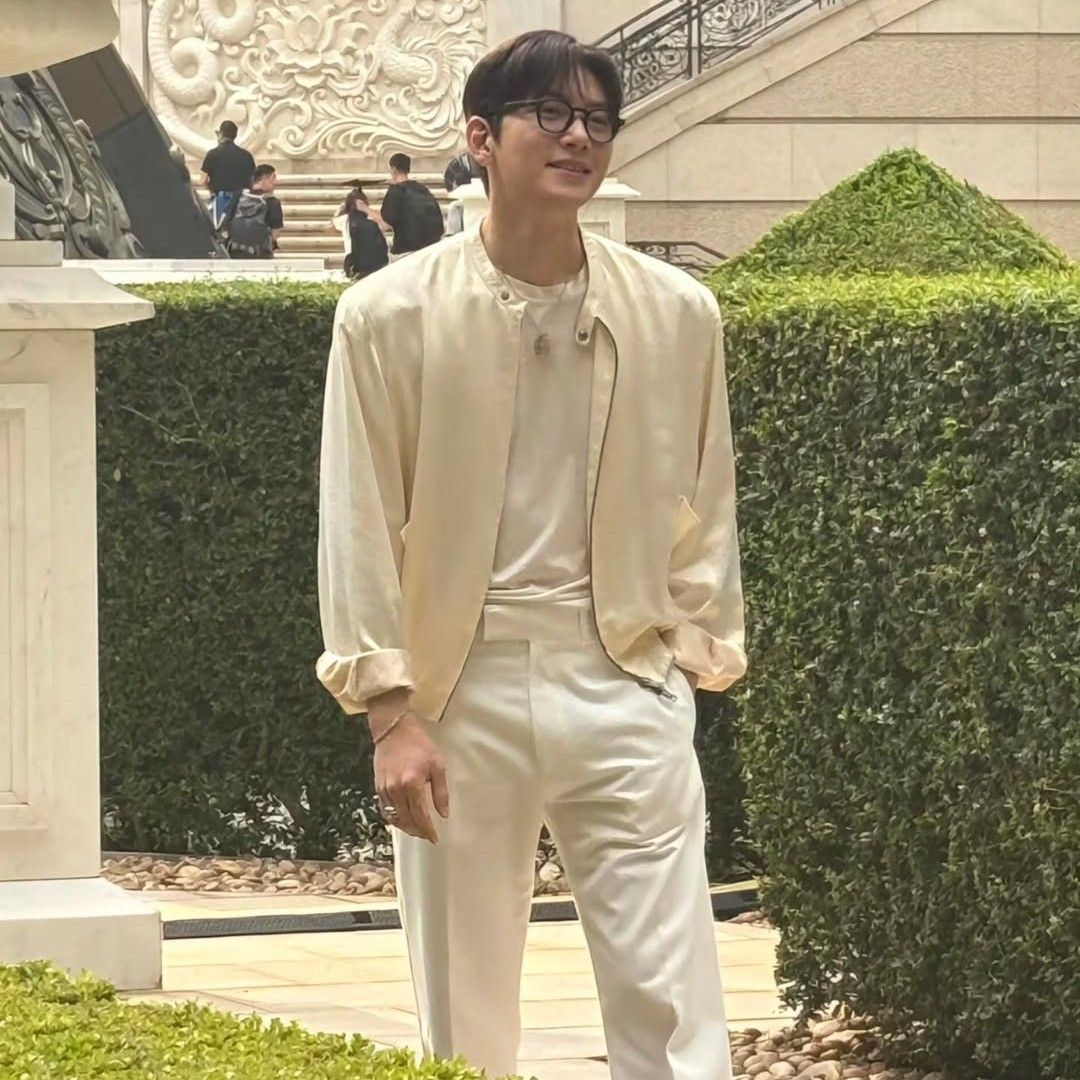 Foto terbaru dari Ji Changwook