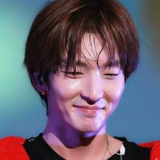 A moment captured by a fan of Lee Joongi